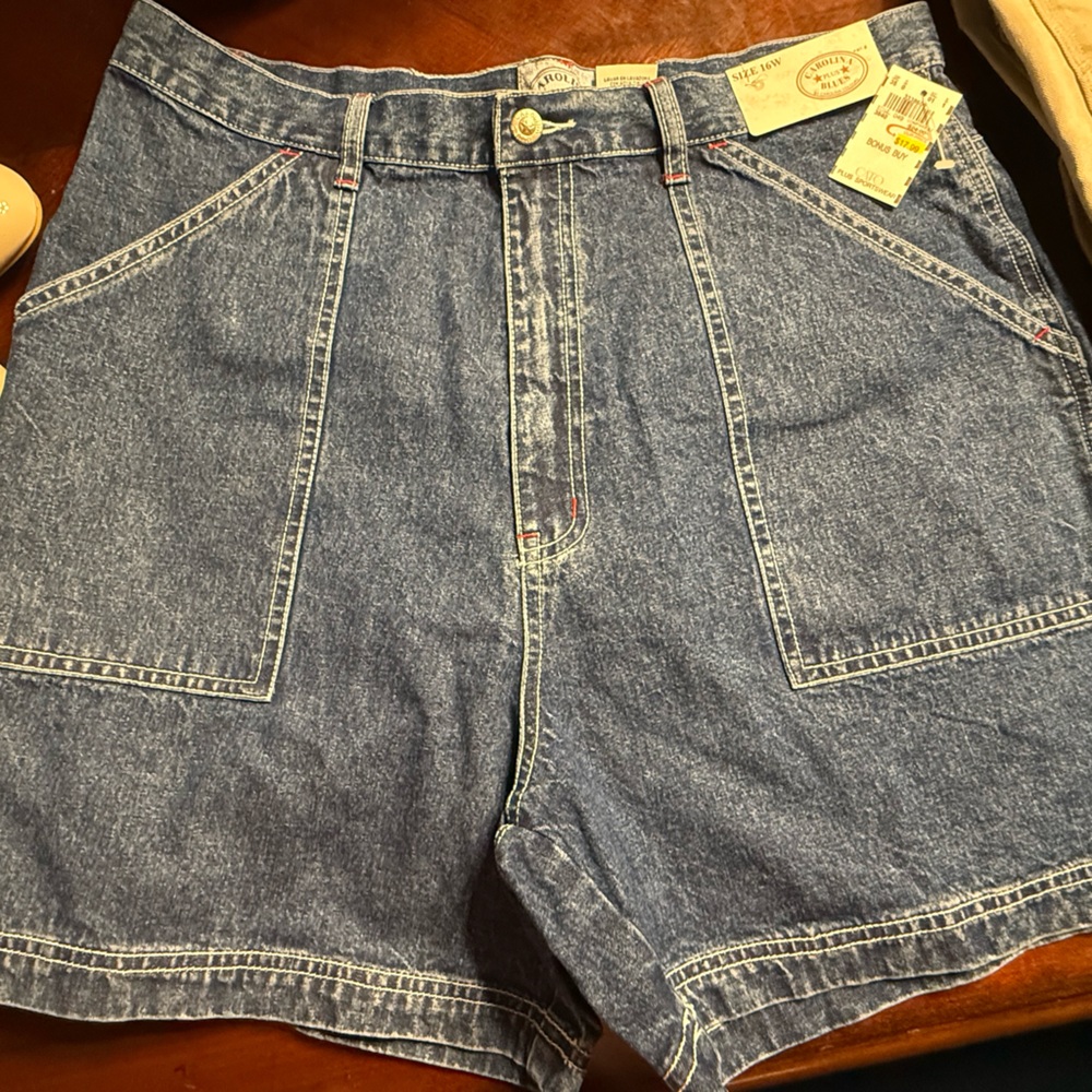 NOS Women’s Blue Denim Shorts restock (20W size diff than original listing)